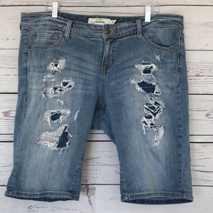 TORRID Denim Distressed Boyfriend Jean Shorts 18